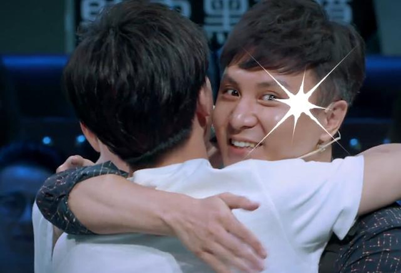 薛之谦在节目上突然痛哭,薛之谦在节目中意外流鼻血