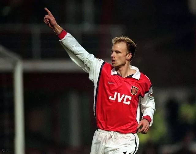 天下足球经典台词背景音乐,天下足球国足经典台词