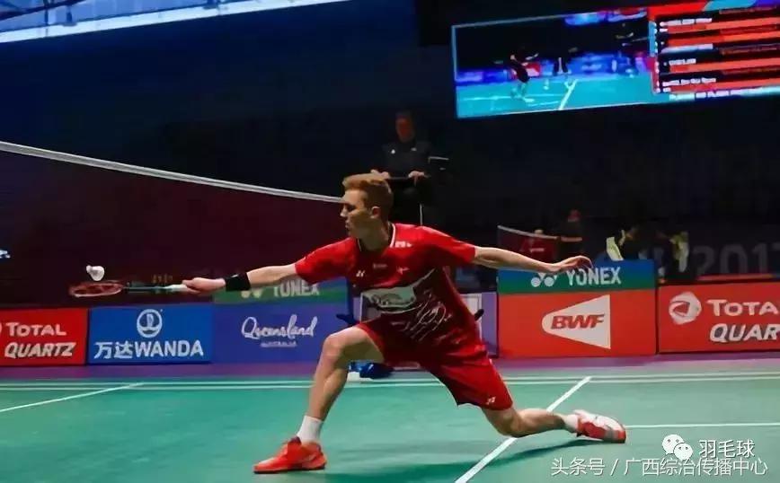 打羽毛球被动球打不到后场怎么办,羽毛球正手后场被动处理