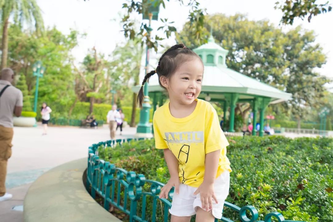 小小布历险记,香港迪士尼小小世界游记