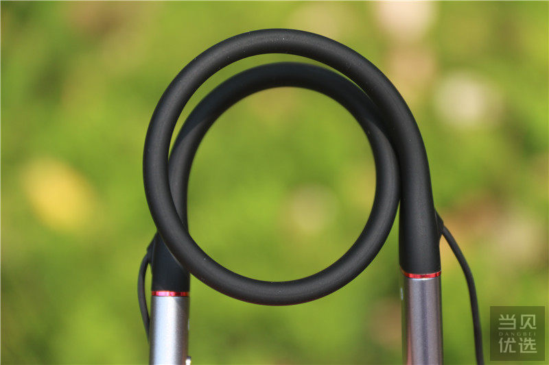 1more蓝牙无线耳机使用方法,1more无线蓝牙耳机使用方法