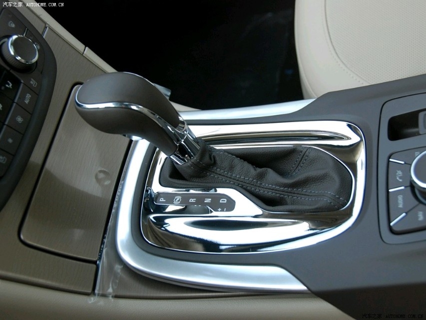 十年以上的美系车值得买吗,15年君威2.0二手车多少钱值得入手