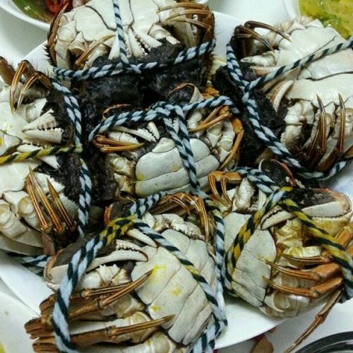 阳澄湖超详细的挑蟹技巧教给你,正确的吃蟹方法