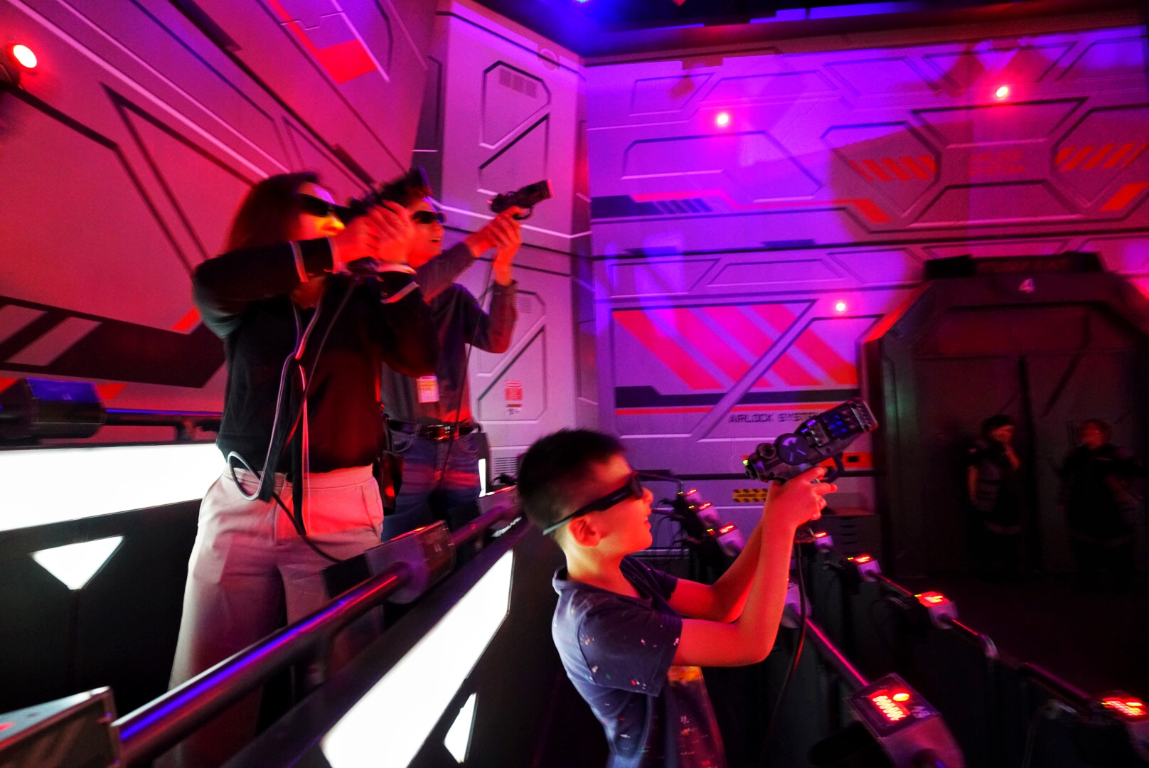 泰国漫威体验基地,游玩泰国漫威基地的攻略视频