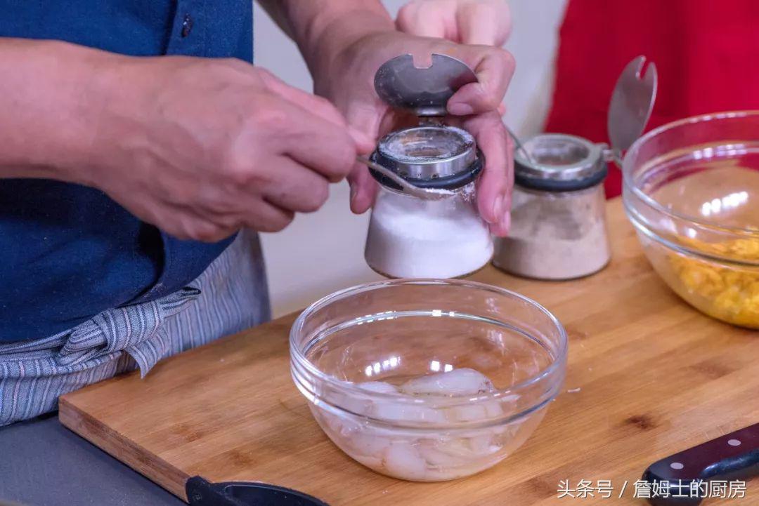 5分钟教你做蟹黄豆腐煲,没有蟹黄的蟹黄炒饭