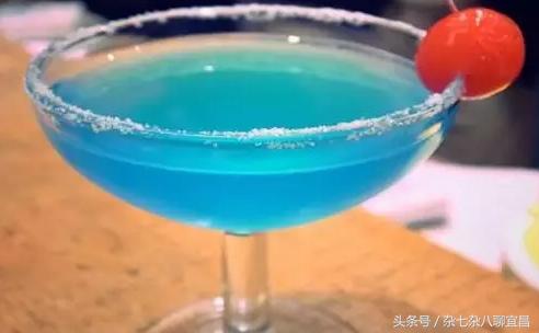 女生去酒吧要注意哪些酒有毒,宜昌酒吧女孩