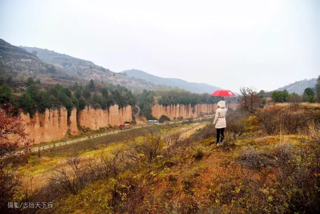 红土林景点,合水红土林