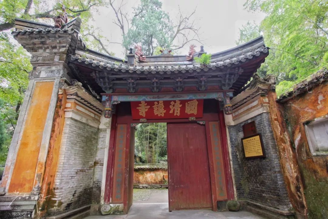 没有人来人往的城市,没有人山人海的地方