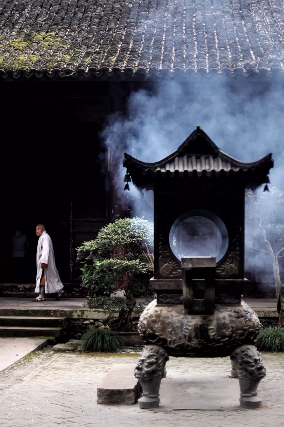 没有人来人往的城市,没有人山人海的地方