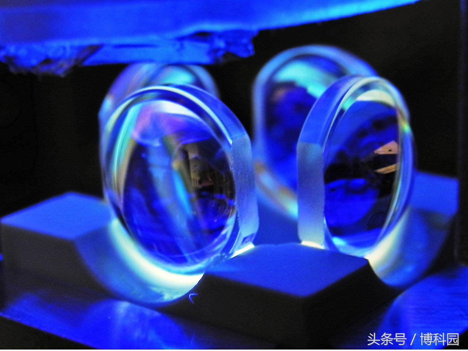 还记得“量子足球”吗？量子足球中的更多目标