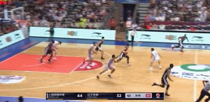 郭艾伦超级后卫运球,一颗冉冉升起的新星郭艾伦