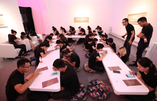 明明是家正经的科技公司,却偏爱恶搞艺术