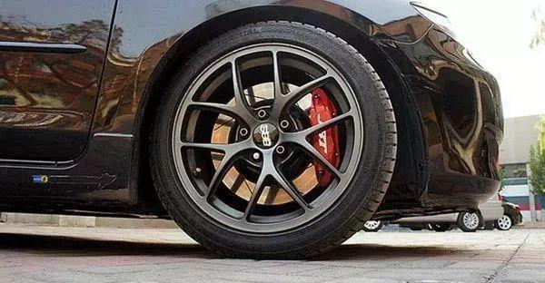 少踩油门的好处,少踩油门的危害