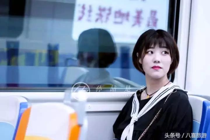 老外游崂山,坐青岛11号线去崂山