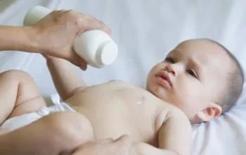 女宝宝不用爽身粉推荐,宝宝为什么不建议用婴儿爽身粉呢