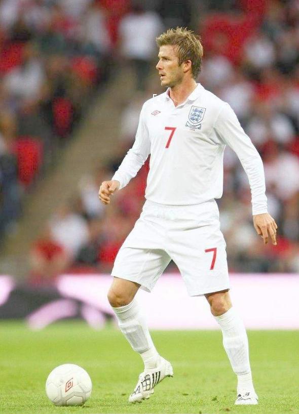 实况足球手游过人和射门技巧,实况手游足球控球和反攻区别