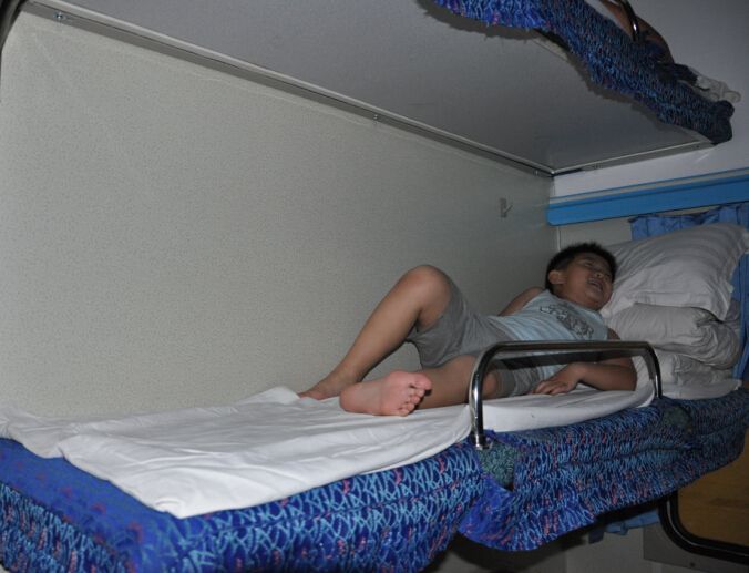 网上票源充足,可是每次*票刷**却只能刷到硬卧上铺,这是怎么回事?