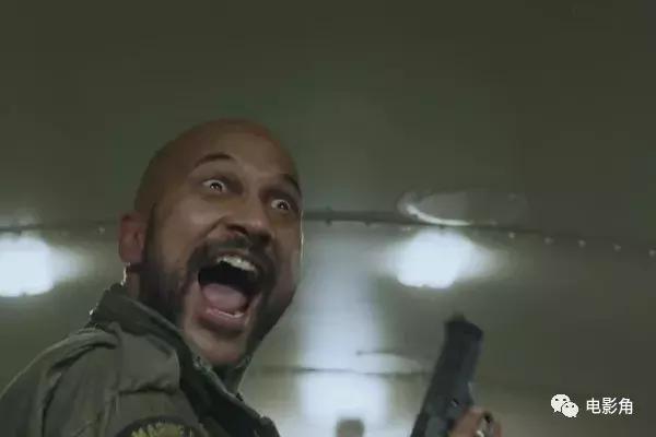 铁血战士不卡bug成就怎么做,铁血战士打不过就隐身