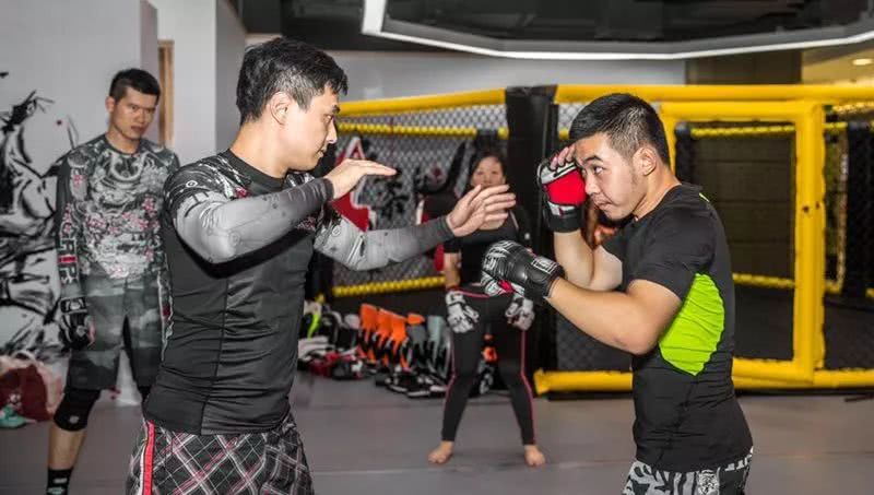 北京路5星拳馆，教练却“打”人无数！竟是彭于晏、颜如晶的最爱