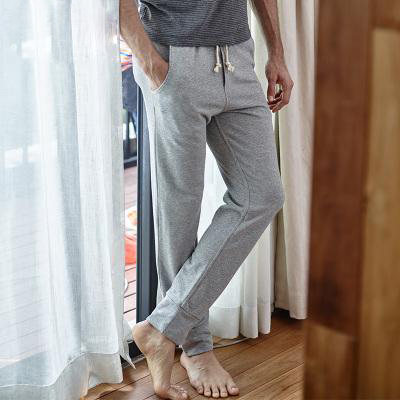 你想要一条既减龄又舒服的卫裤吗,舒适又时髦卫裤