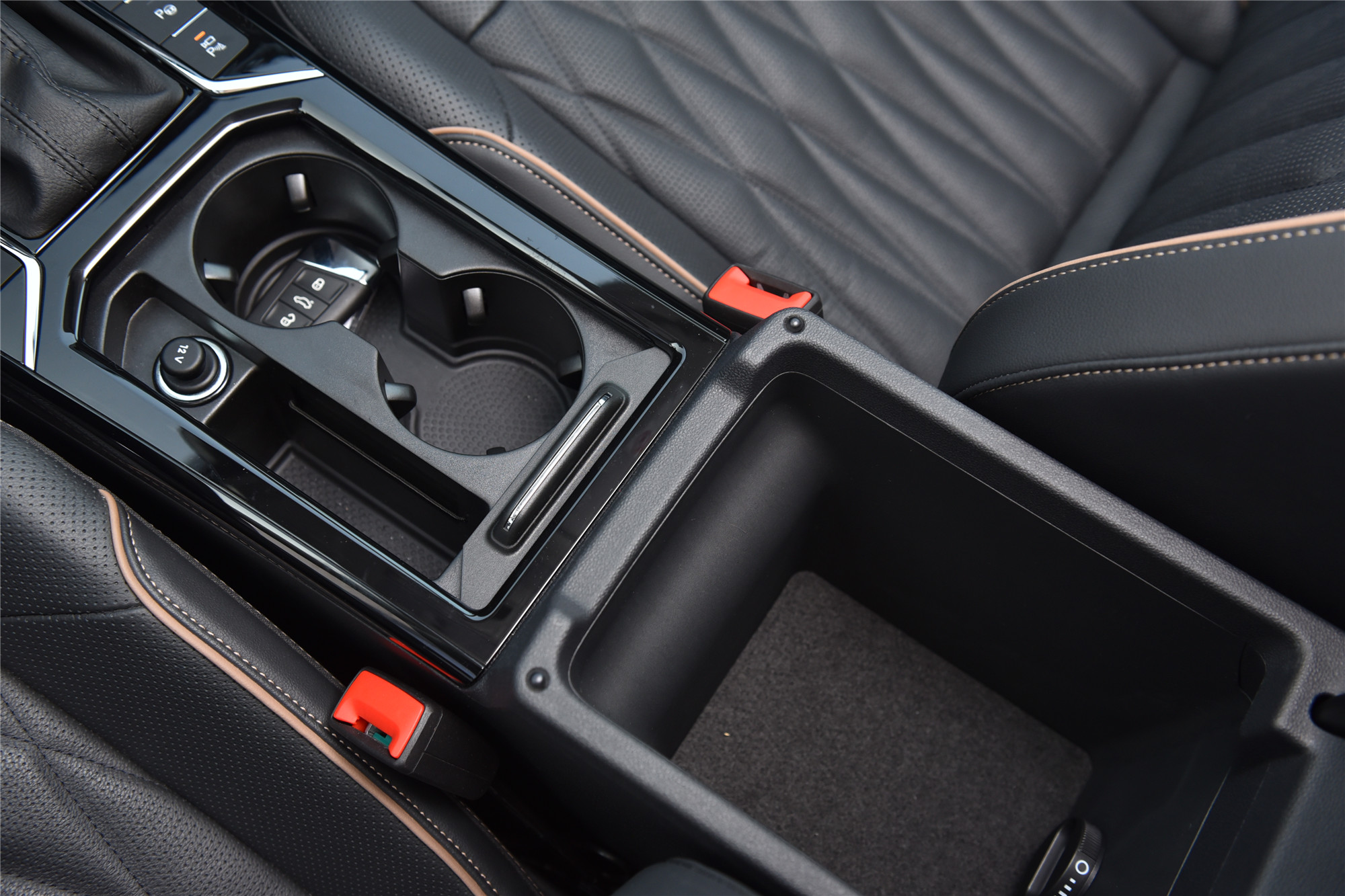 帕萨特途昂怎么选,途昂和帕萨特对比