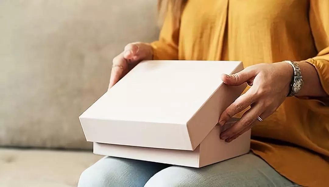 留学生在国外买名表回国要交税吗,出国留学买表可以退税吗