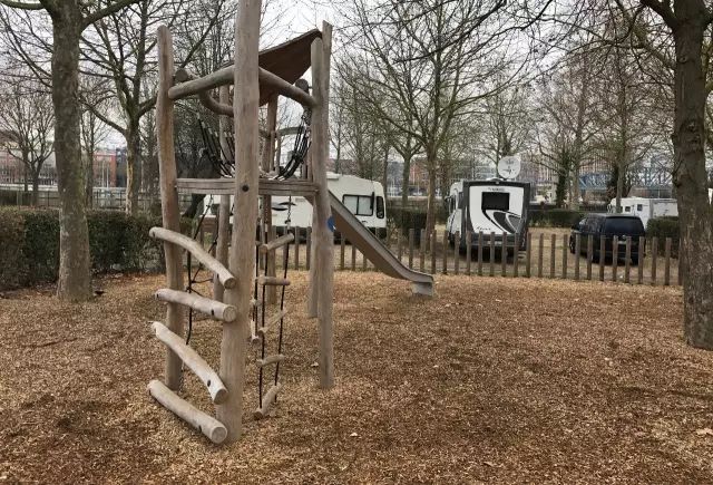 从中国开车来巴黎,从中国开车到欧洲