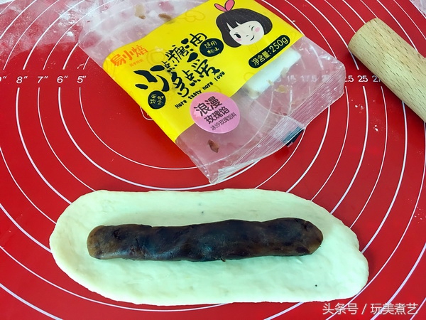 入口苦涩而后回甘,入口香甜唇齿留香