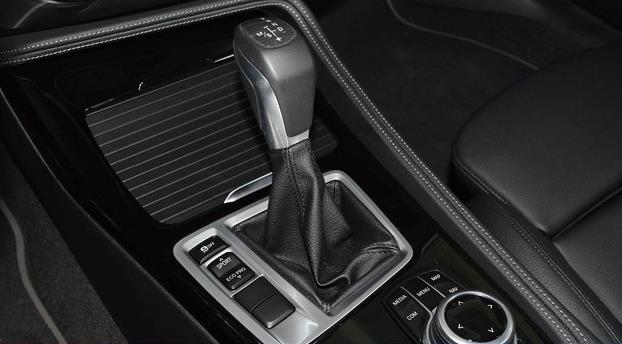 宝马1系118i三缸,三缸车真的不靠谱吗