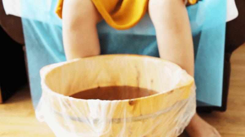 足浴师肩颈疏通经络按摩手法,足浴正骨颈椎按摩