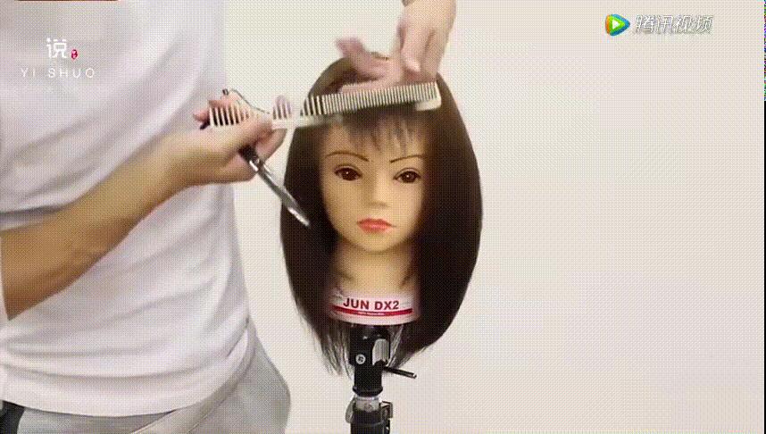 剪发时怎样才能快速弄干净碎发,零基础女士长碎发剪发教程