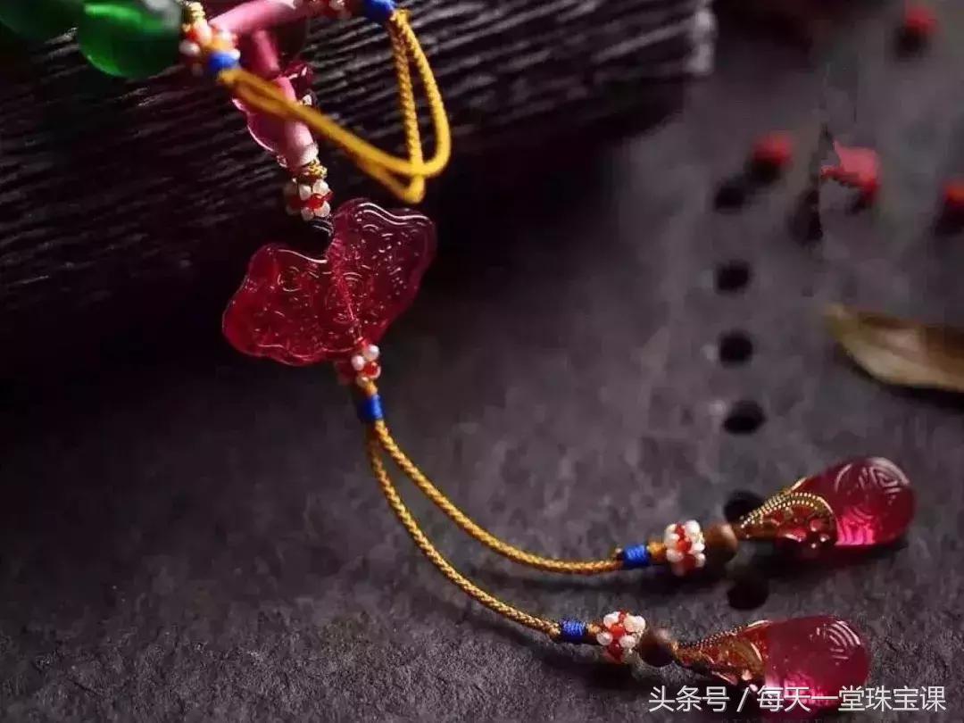 奢华珠宝与施华洛世奇水晶,锆石和施华洛世奇水晶哪个值钱