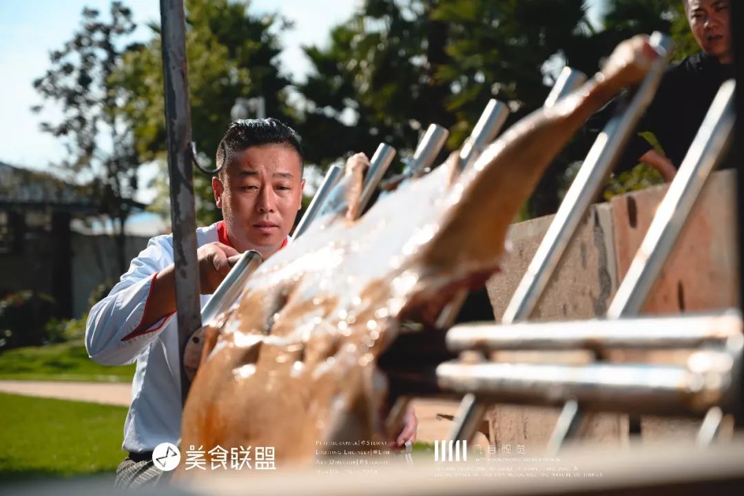 走进蒙古包吃烤羊美食,昆明必吃烤全羊好去处