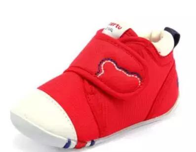 宝宝穿什么鞋好关系到足部发育,穿什么鞋适合儿童脚部发育