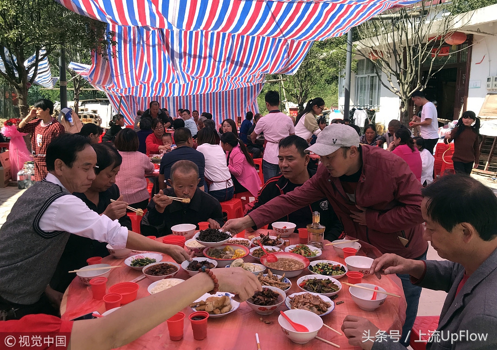 2000多个县城实况，工作只分铁饭碗和临时工！