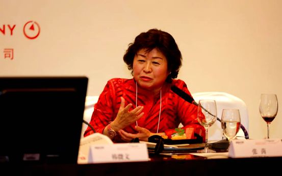 捡垃圾起家的女首富,收废纸起家的中国女富豪