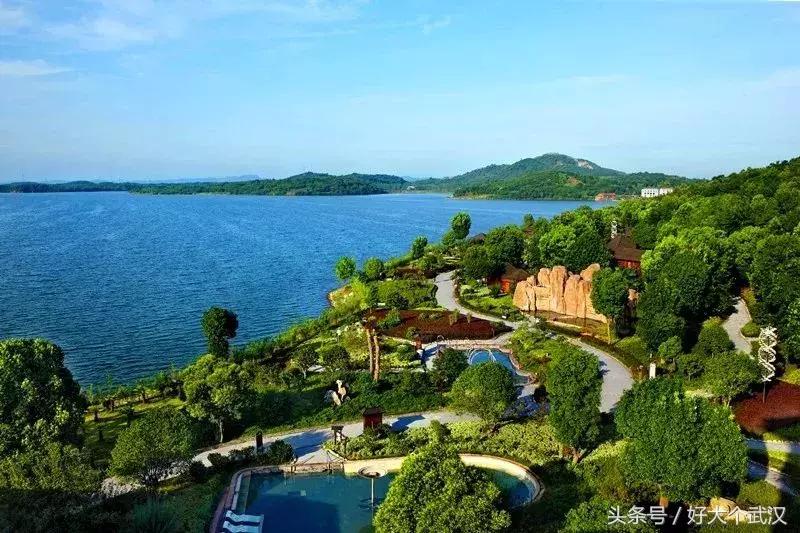在武汉的几十块钱泡温泉网红景点,温泉泡池网红地点