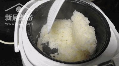 来一碗香喷喷的大米饭,来一碗最好吃的白米饭