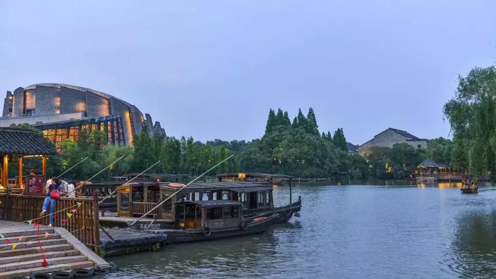 涔屾潙鍙戝睍缁忛獙,涔屾潙骞存帴寰呮父瀹㈤噺