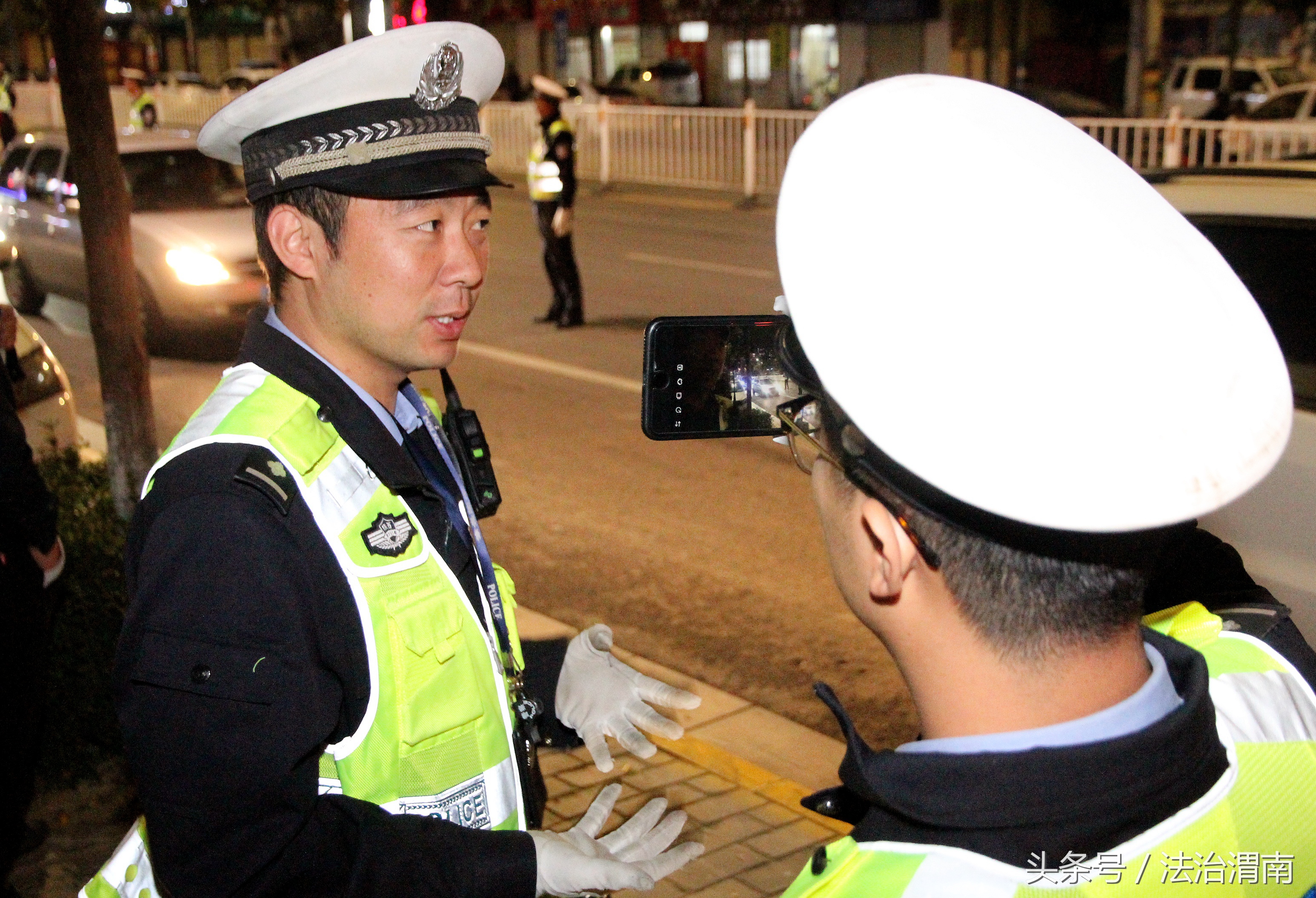 平安夜全国交警夜查酒驾现场,交警开展重点路段酒驾行动