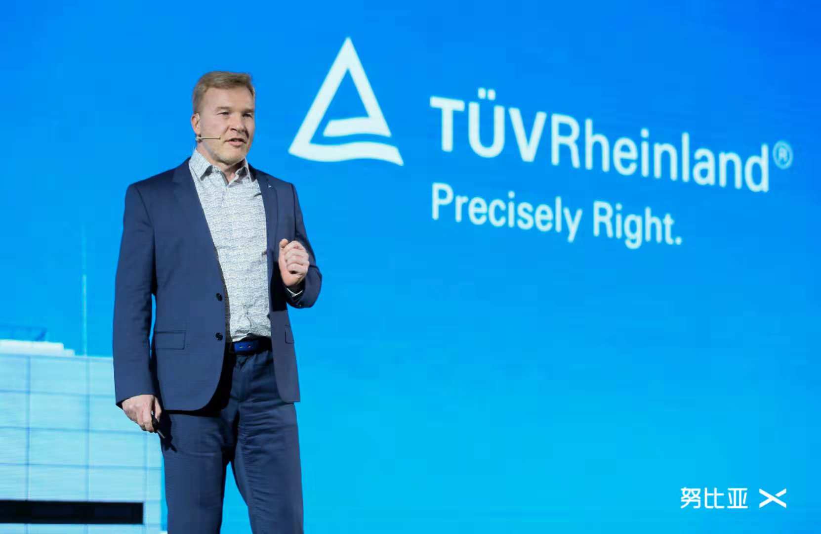 满屏黑科技这个爆款藏着哪些惊喜,全面屏100%屏占比手机