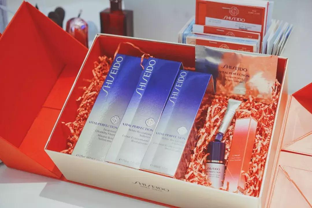 今天！天环广场YSL、资生堂、CPB等疯狂大促销！还能抽戴森~