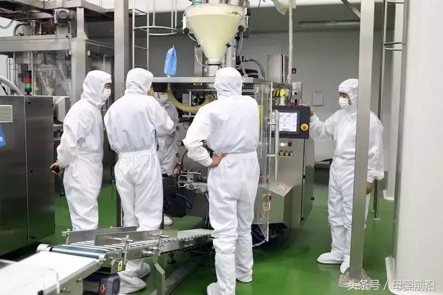 我们不论郑俊怀的是非曲直，只谈这俩老头用7年摘下有机奶粉桂冠