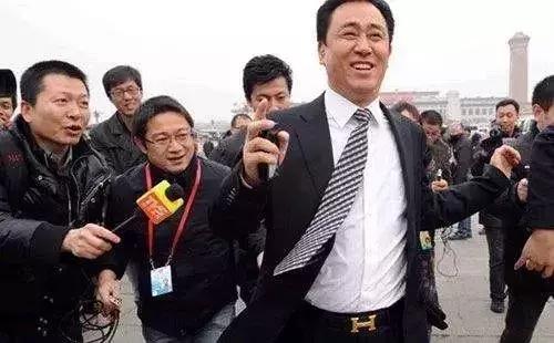 许家印武汉科技大学演讲,许家印捐500亿华中科技大学