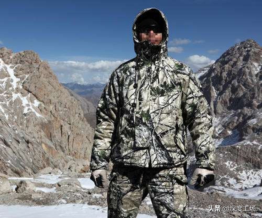 高原肉搏！迷彩军大衣厚实，不怕棍棒工兵铲：防御力远超羽绒服