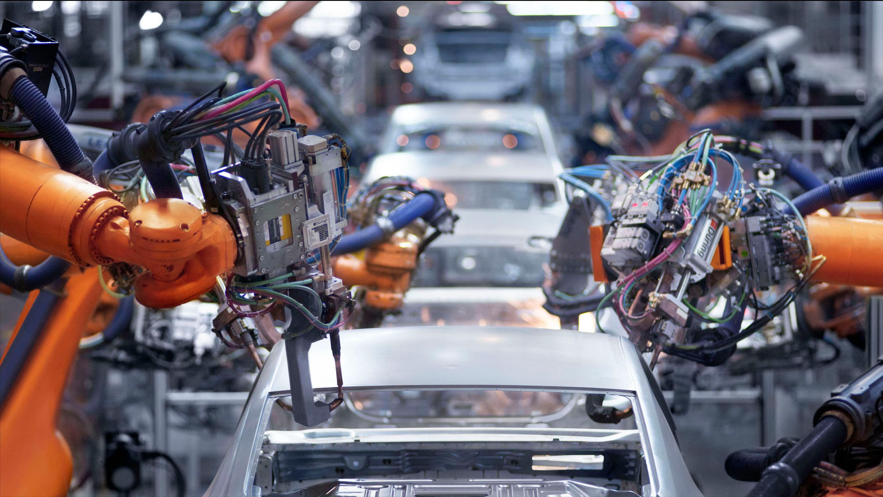 发生事故去4s店还是合作修理厂,汽车发生事故4s店维修怎么避坑