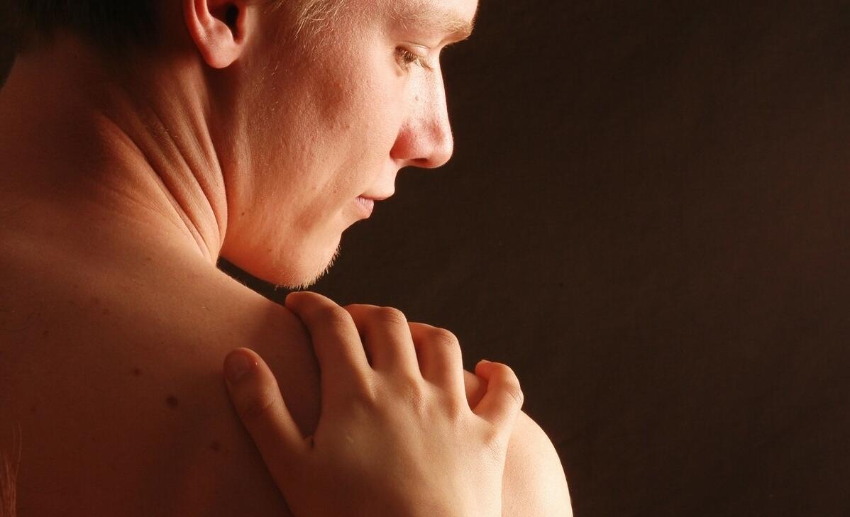 胆经不通小偏方,胆经堵全身堵一个穴位打通胆经