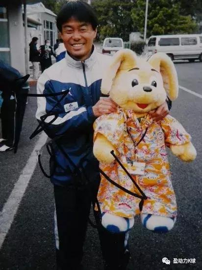 在失去爱人的次日，他选择带领球队继续战斗