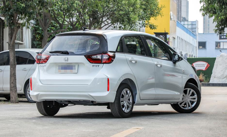 19款本田飞度手动挡油耗正常多少,本田飞度2023款潮跑版油耗是多少