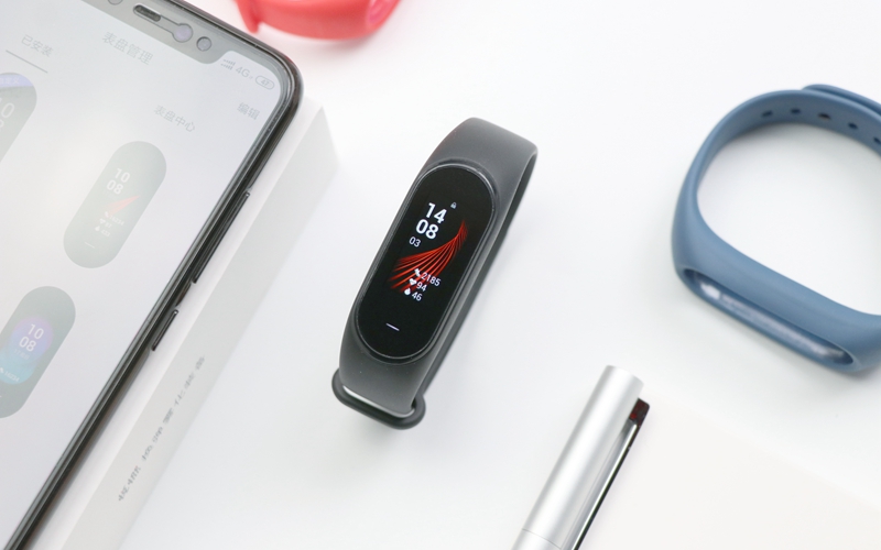小米手环3的强劲对手，黑加手环彩屏+NFC，给我视觉享受